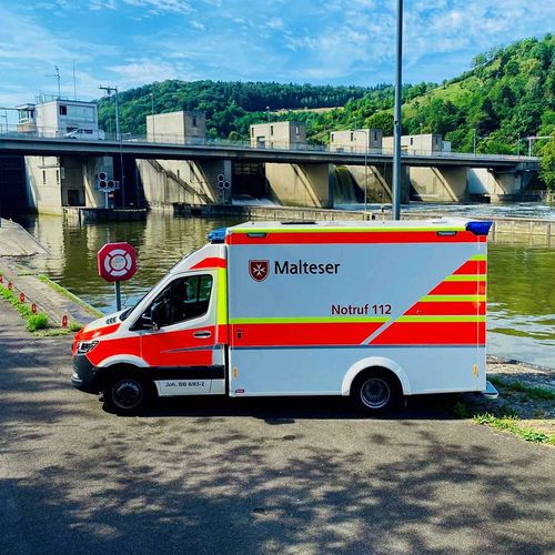 Rettungswagen RTW der Malteser in Stuttgart